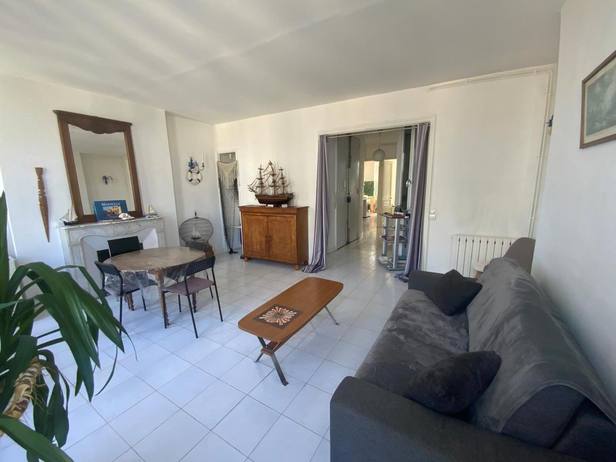 Vieux Port Maritime De 72m² Et Balcon * Marseilles